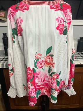 Floral Puff-Sleeve Women’s Top in Pink and White